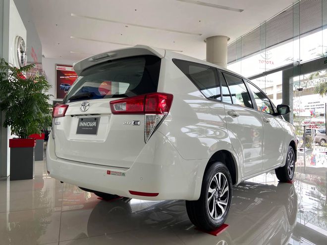 Toyota Innova 2021 bản số sàn hướng tới kinh doanh dịch vụ trang bị gì? - ảnh 1